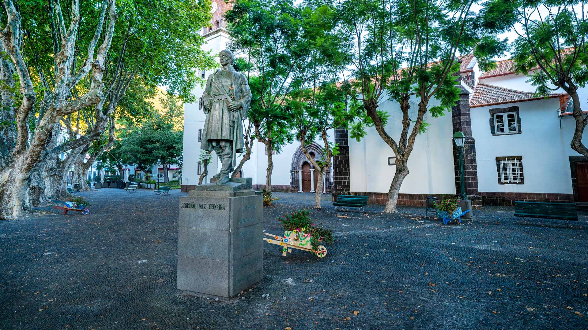 estátua de tristão vaz teixeira 2