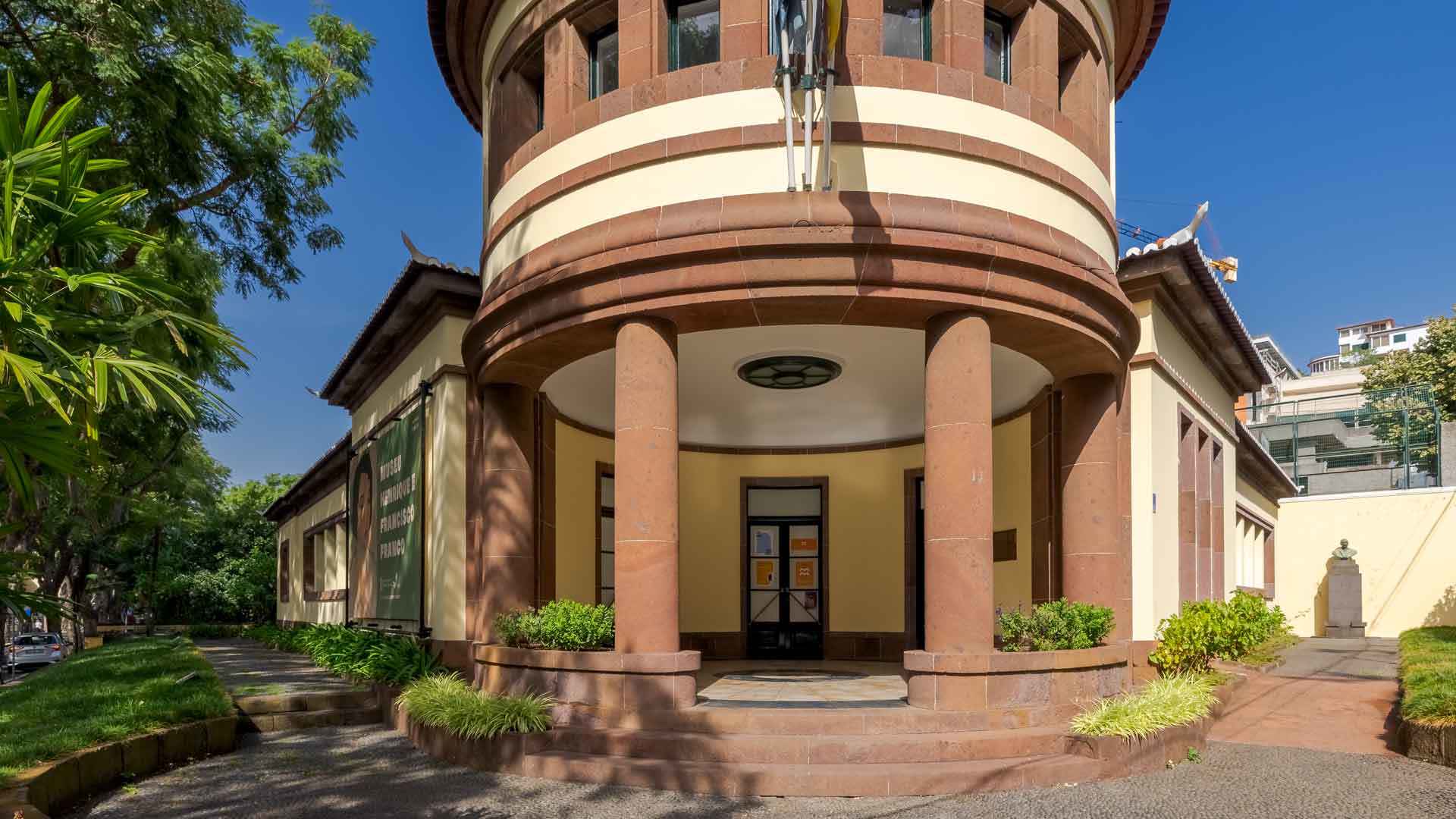 Museu henrique e francisco franco 6